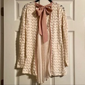 Like new! Altar’d State top